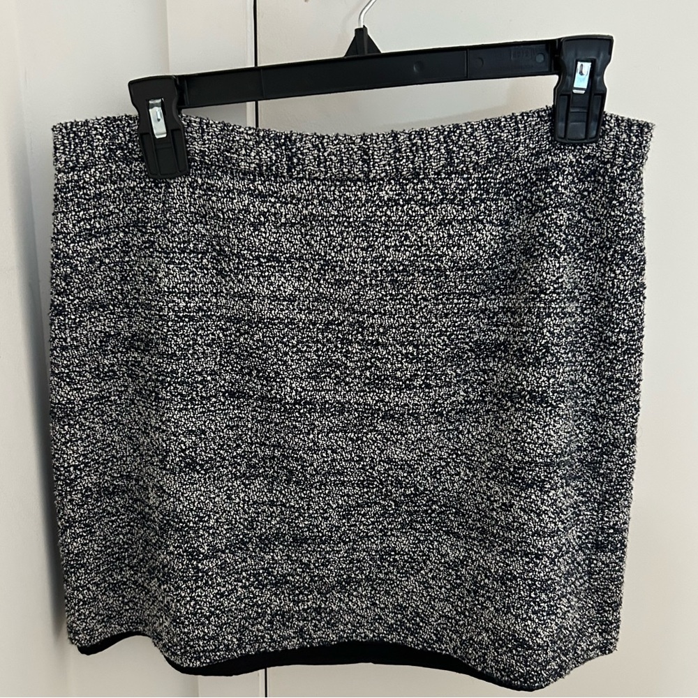 THEORY (nwot) Work Skirt Size 6